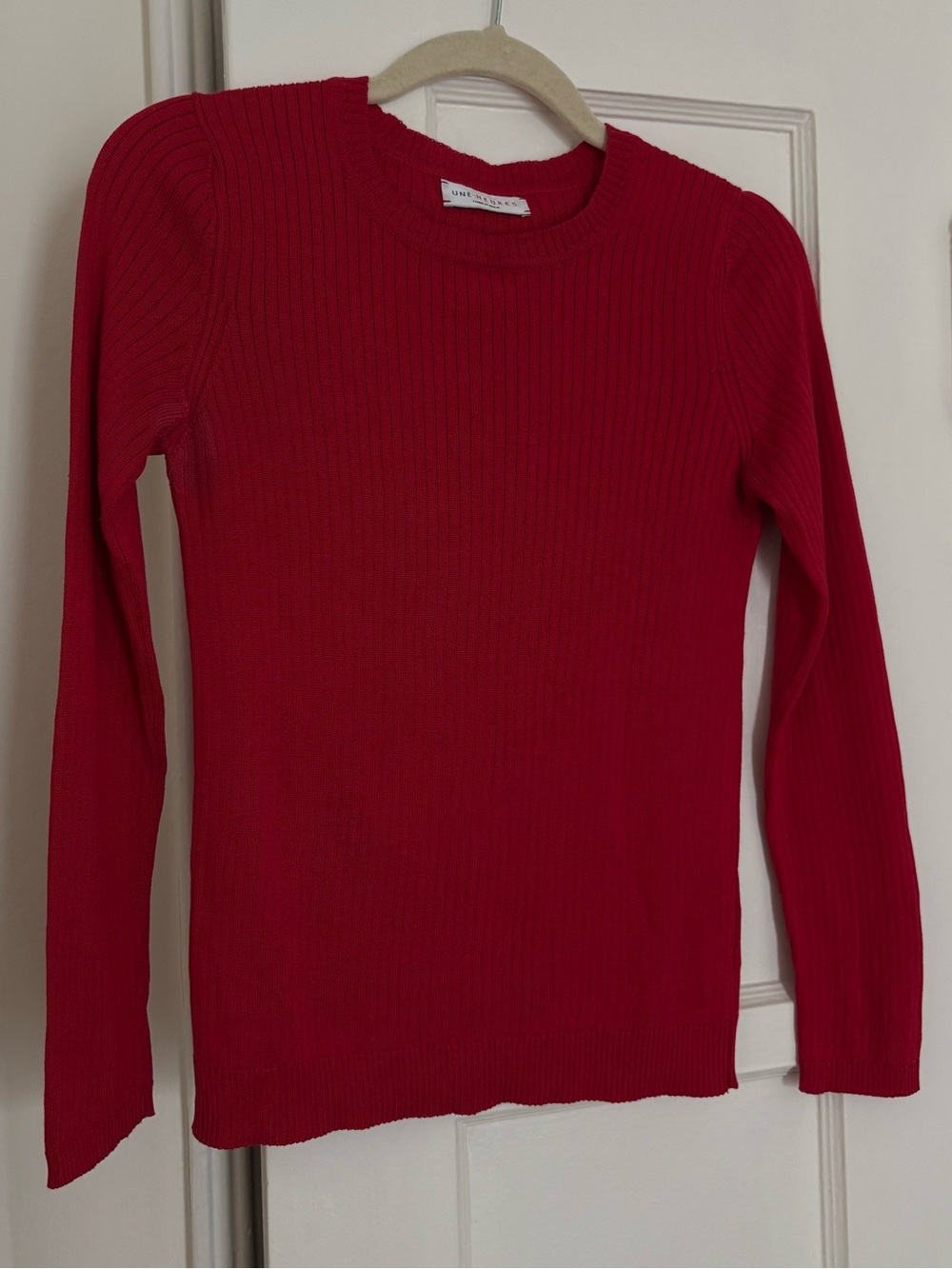 Red Une Heures Ribbed Silk Crewneck LS in Small